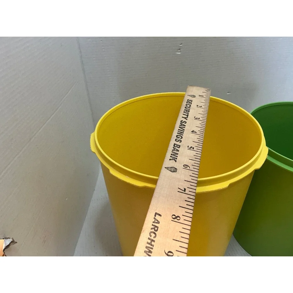 Tupperware preowned these